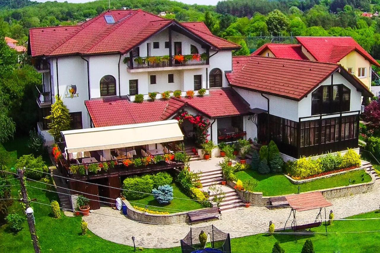 Отель Casa Domneasca Куртя-де-Арджеш Экстерьер фото